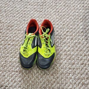 Adidas soccer cleats youth size 5